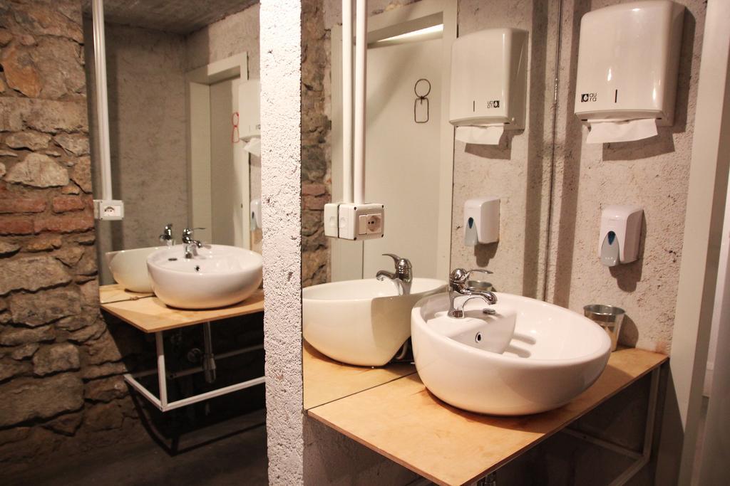 Destil Hostel Tirana Exteriér fotografie