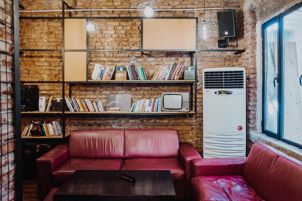 Destil Hostel Tirana Exteriér fotografie